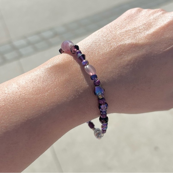 Vintage Purple Glass Bead Braceley Magnetic Clasp 7.25” - Picture 6 of 6